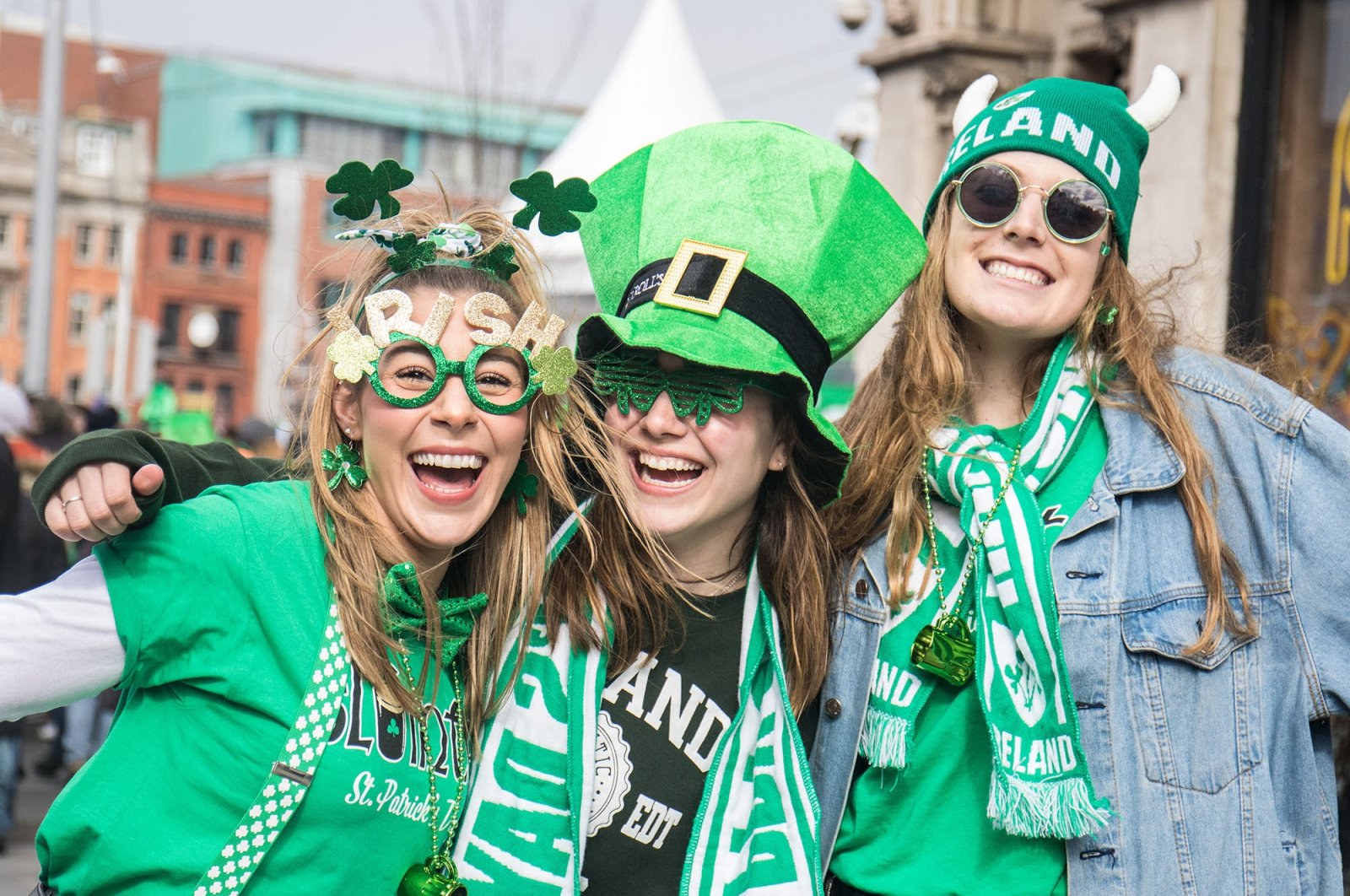 People with green hats celebrate Saint Patrick&#039;s Day, in Dublin, Ireland, March 17, 2019. (Shutterstock Photo)