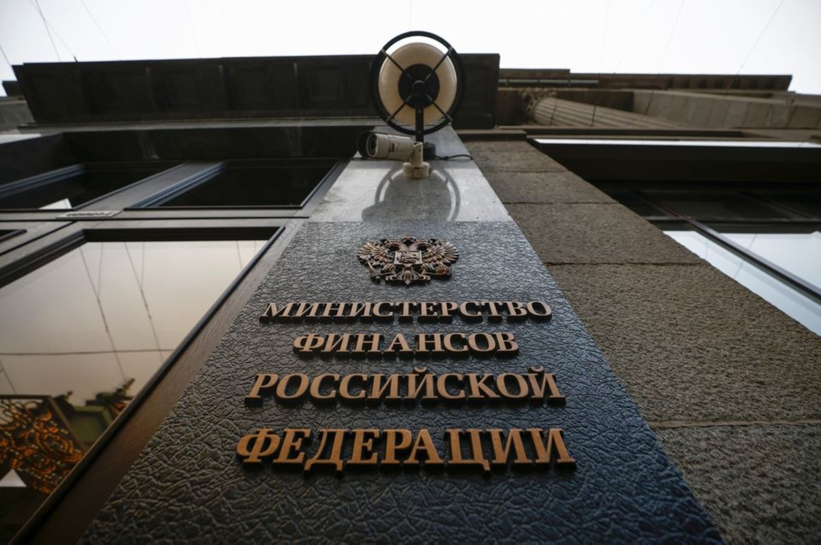 Rusia melakukan pembayaran utang, menghindari default setelah sanksi