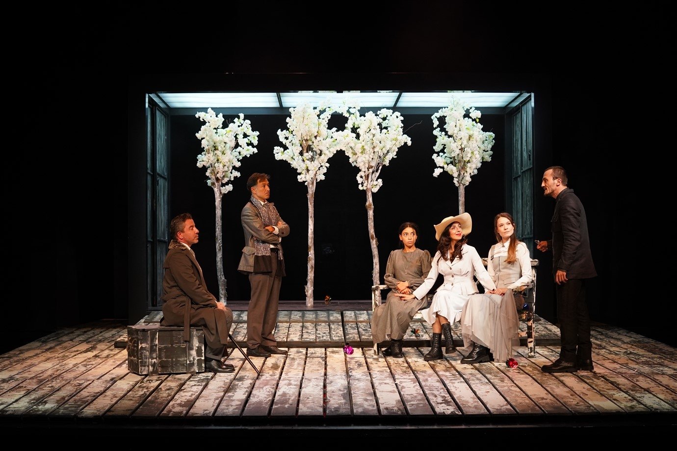 A scene from “The Cherry Orchard” by the Kocaeli State Theaters. (Courtesy of General Directorate of State Theaters)