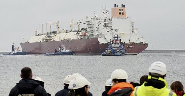The giant liquefied natural gas tanker "Al Nuaman," carrying 200,000 cubic meters of liquefied gas from Qatar, enters the Baltic port of Swinoujscie, the freshly-built LNG terminal's first delivery, Poland, Dec. 11, 2015. (AP File Photo)