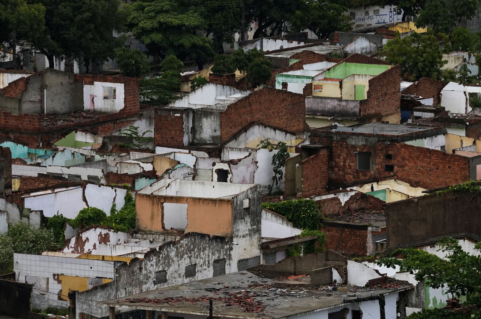 Kota hantu: 55.000 melarikan diri dari lingkungan Brasil karena penambangan perkotaan