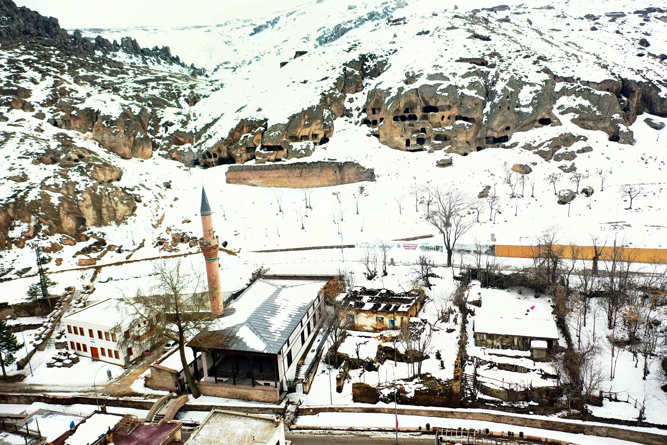 Snow blankets the Sille neighborhood in Konya, Turkey, March 19, 2022. (AA Photo)
