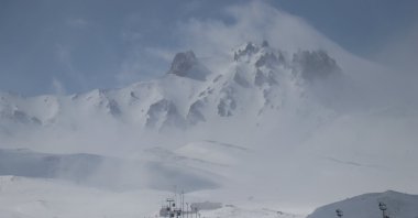 A ski slope scratches up to Mount Erciyes in Kayseri, central Turkey, March 19, 2022. (AA Photo)
