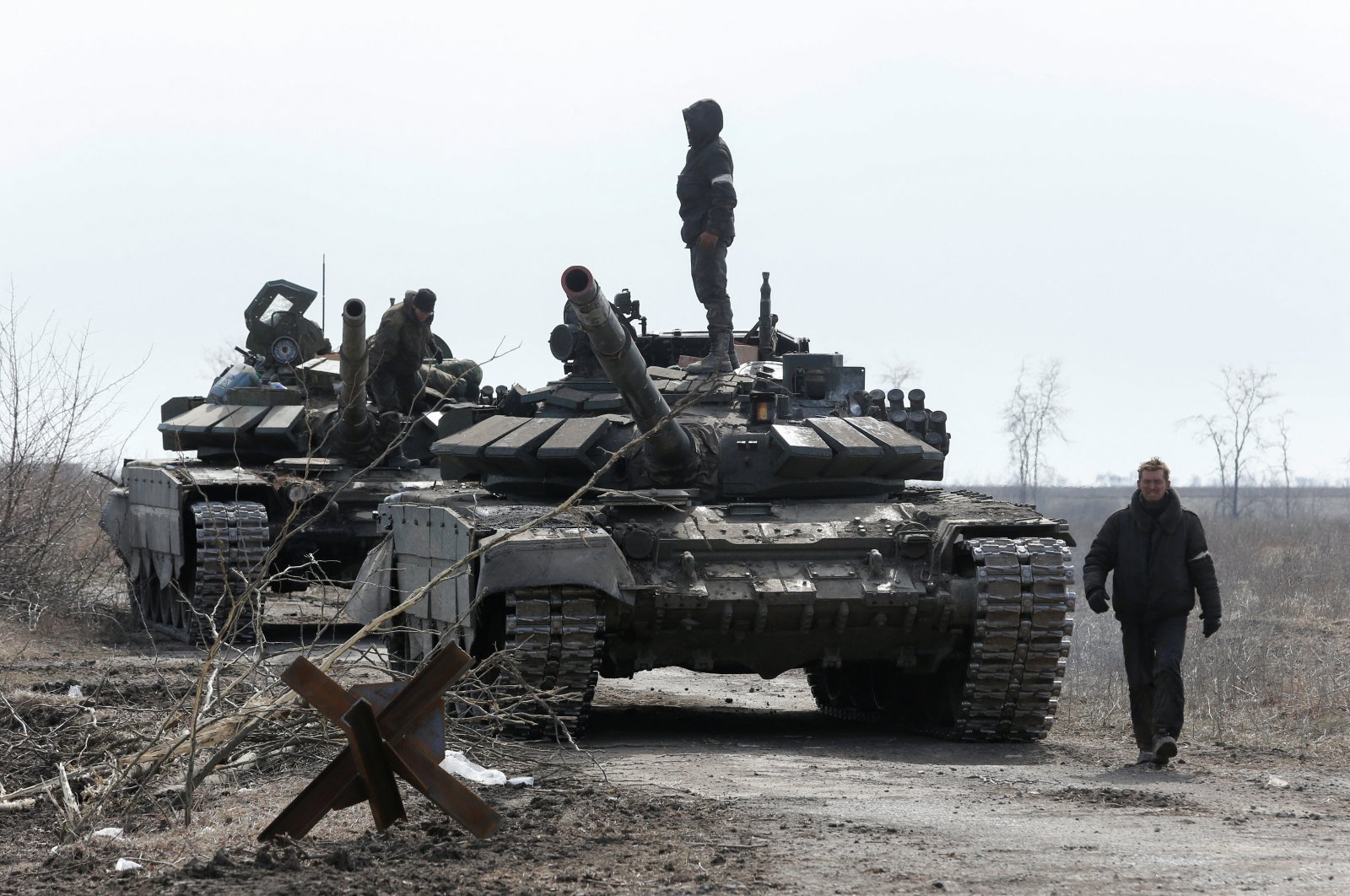 A view of pro-Russian troops and tanks during the Ukraine-Russia conflict on the outskirts of the besieged southern port city of Mariupol, Ukraine, March 20, 2022. (Reuters Photo)
