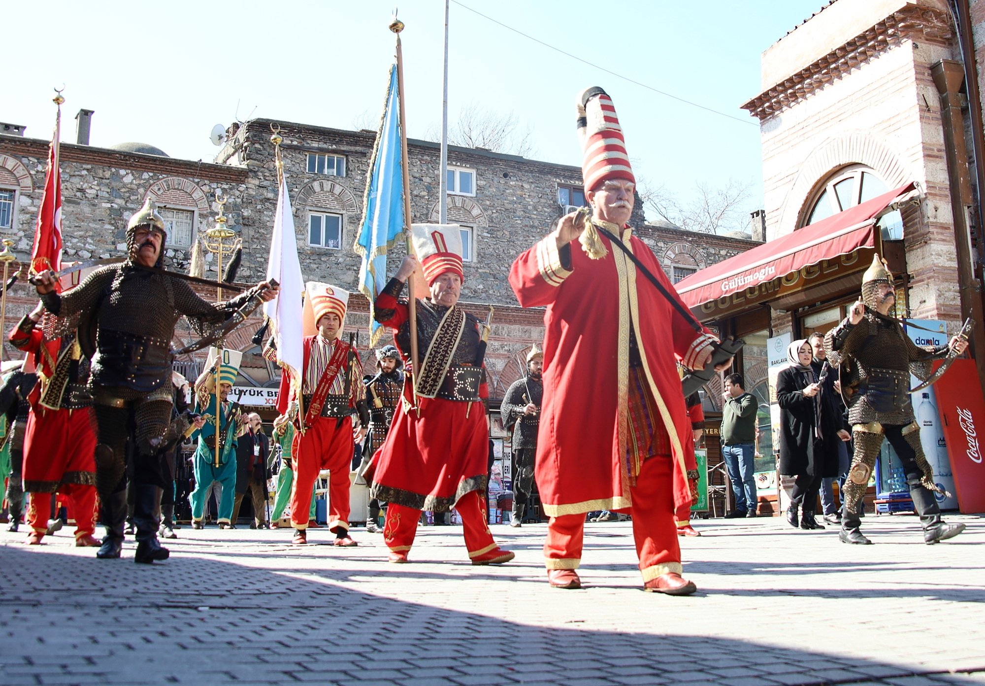 Pertunjukan band militer Mehter Ottoman di Bursa, Turki barat laut, 21 Maret 2022. (AA) 