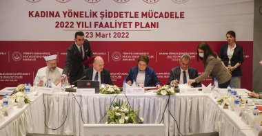 Ministers Süleyman Soylu (2nd L), Derya Yanık (C), Mahmut Özer (R) and Diyanet president Ali Erbaş (L) sign a cooperation protocol, in the capital Ankara, Turkey, March 23, 2022. (DHA PHOTO)