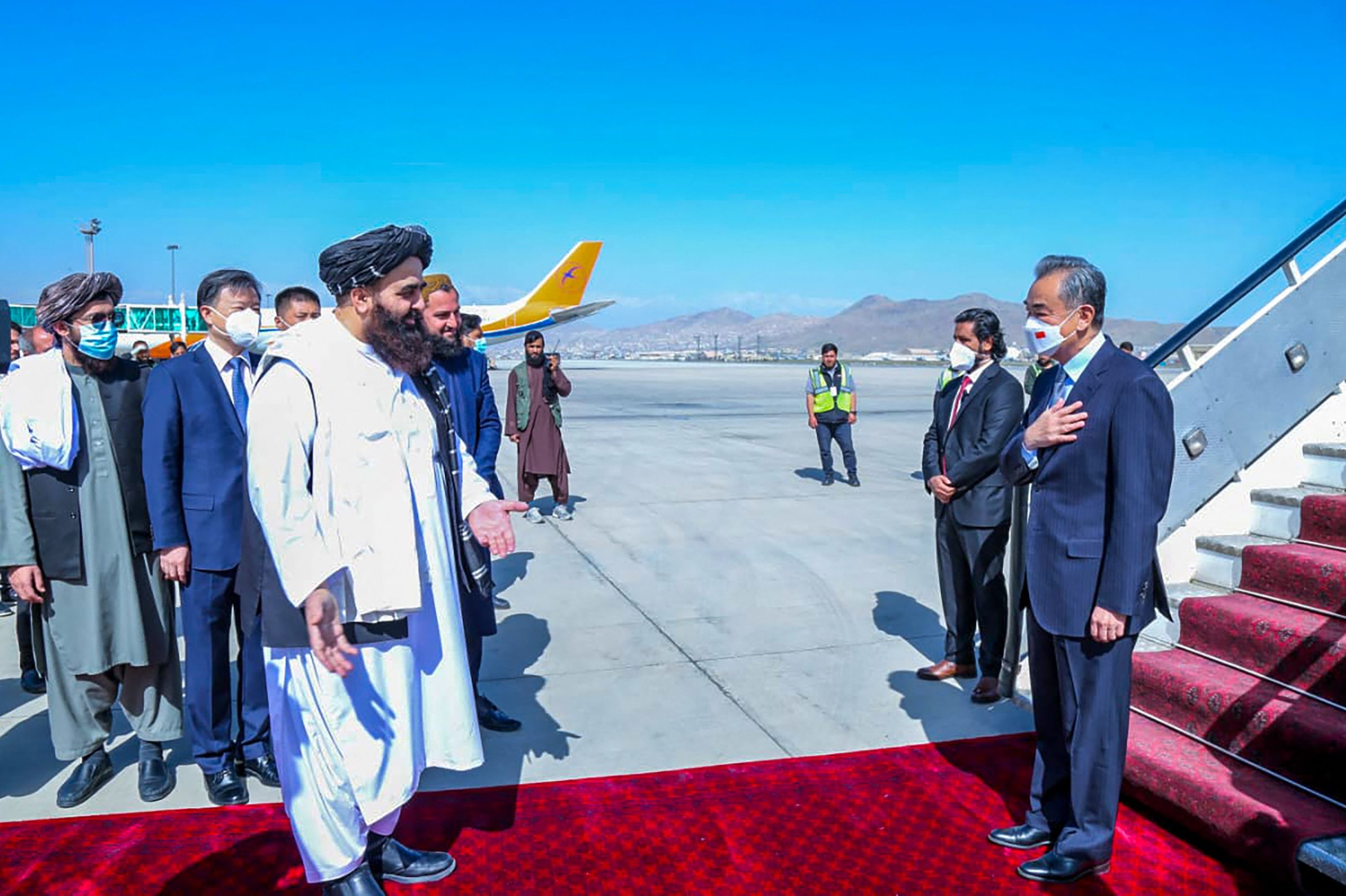 China's foreign minister makes surprise visit to Afghanistan | Daily Sabah