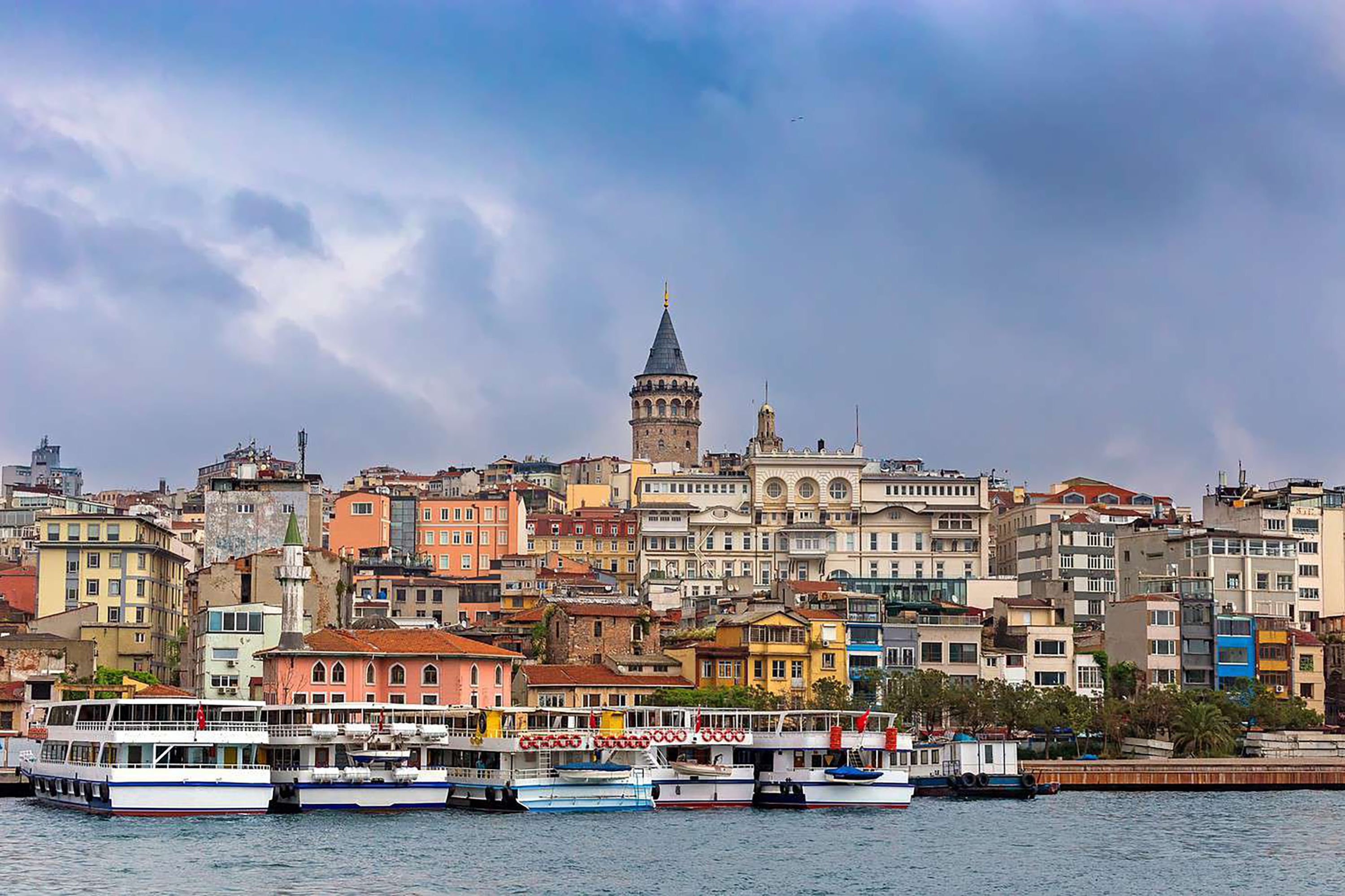 Pemandangan umum dari Menara Galata dan sekitarnya, Istanbul, Turki.  (Foto File Sabah)