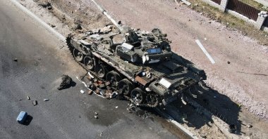 This handout picture taken and released by the Press service of the Ukrainian Ground Forces shows a charred Russian tank, amid Russia&#039;s invasion of Ukraine, on the front line in the Kyiv region, March 20, 2022. (Photo by Press service of the Ukrainian Ground Forces / AFP)