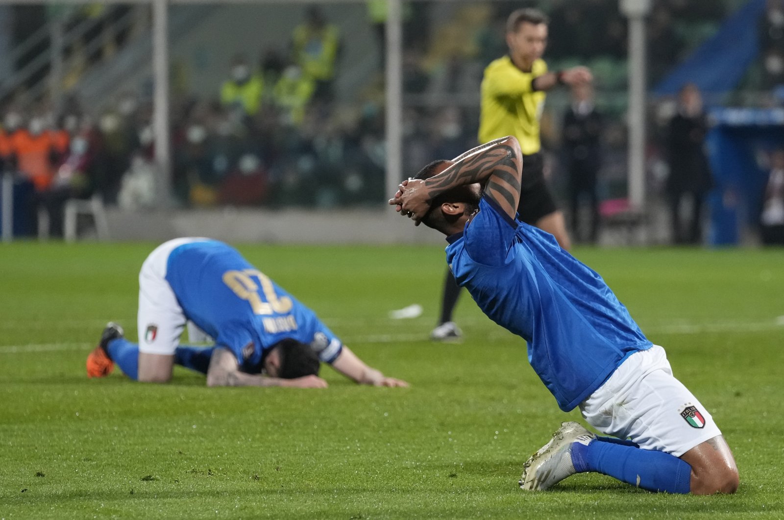 Italy&#039;s Joao Pedro (R) reacts after missing a scoring chance in the World Cup qualifying match against North Macedonia at Renzo Barbera stadium, Palermo, Italy, March 24, 2022. (AP Photo)