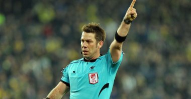 Fırat Aydınus, one of the excluded Turkish referees, is seen officiating during a Turkish Süper Lig match, Istanbul, Turkey, March 14, 2022. (IHA Photo)
