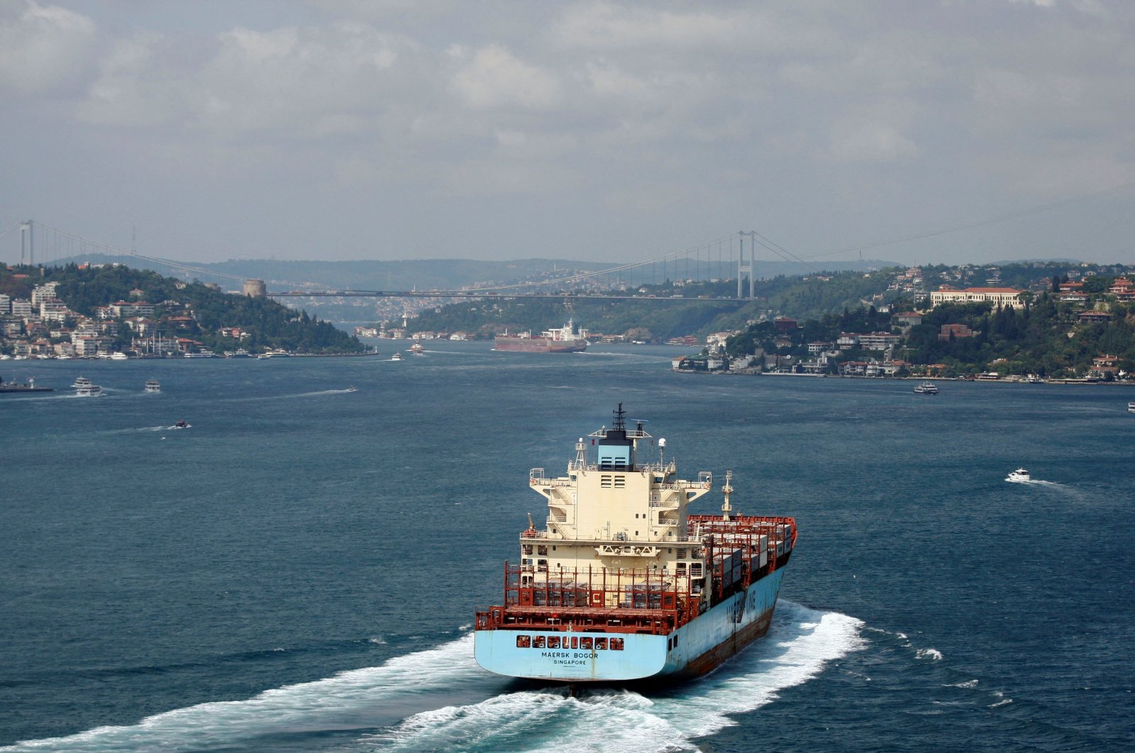 An oil tanker passes through the Bosporus to the Black Sea in Istanbul, Turkey, July 20, 2012. (Reuters Photo)