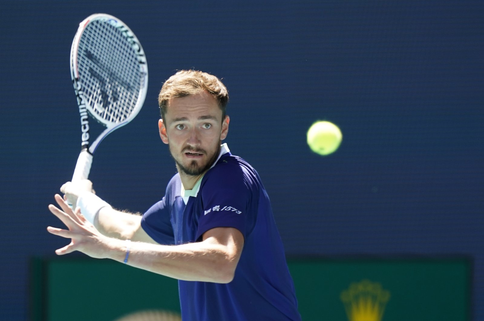 Daniil Medvedev returns a shot from Andy Murray at the Miami Open, Miami, Florida, March 26, 2022. (AP Photo)