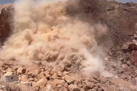 Sedikitnya 6 orang tewas, lebih banyak lagi yang hilang setelah longsoran batu mengguncang Oman