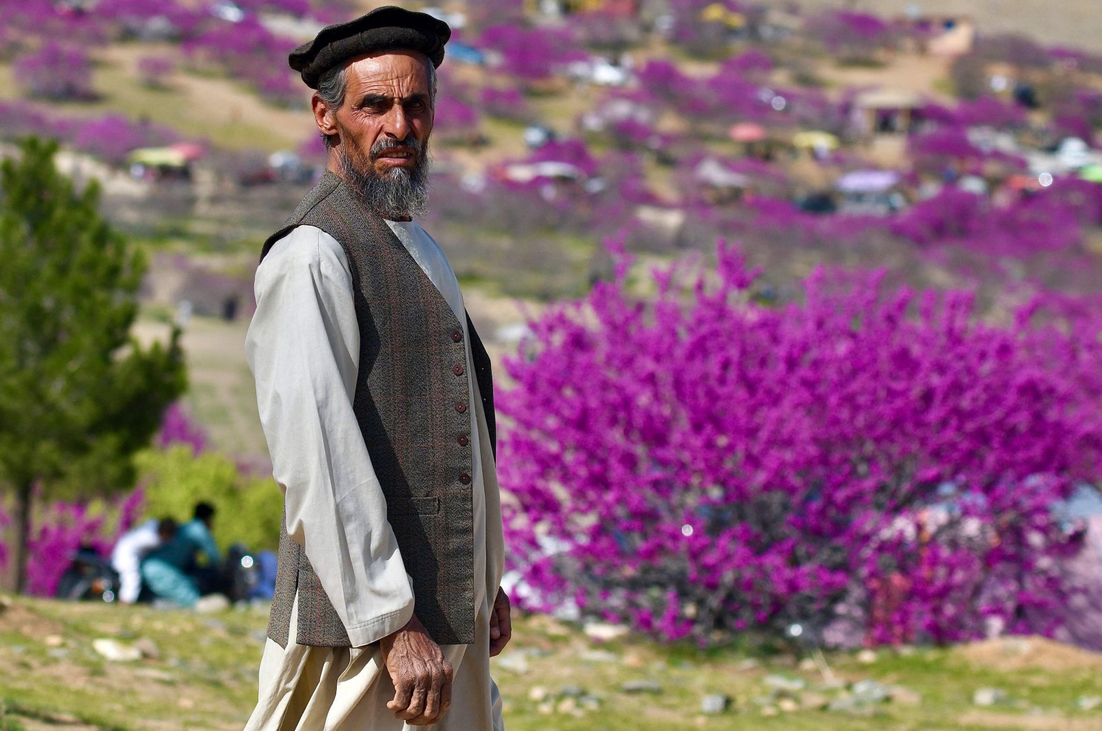Taliban memerintahkan pegawai pemerintah Afghanistan untuk muncul di tempat kerja dengan janggut