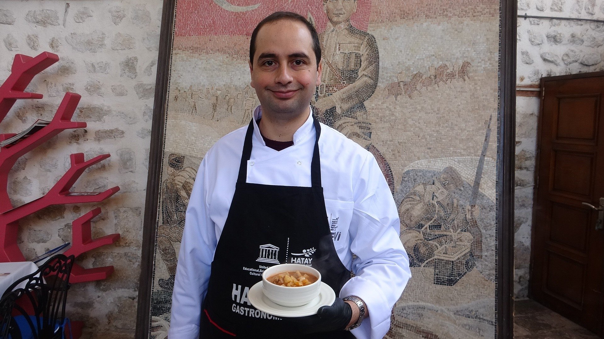 Koki Rumah Gastronomi UNESCO Hatay Süleyman Demirel, Hatay, Turki, 29 Maret 2022. (Foto IHA)