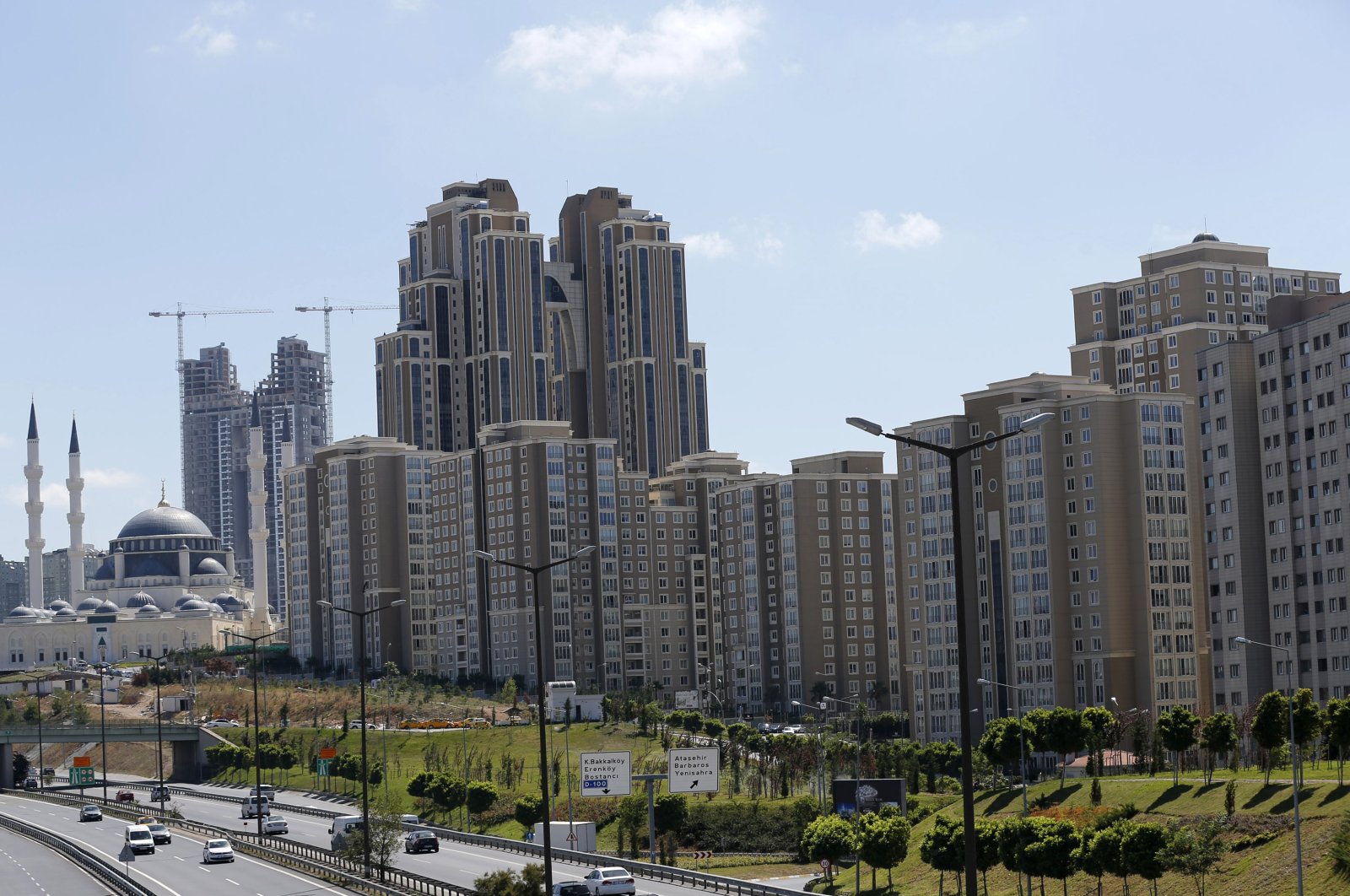 Orang kaya Rusia mengalir ke Turki, pasar real estat Dubai