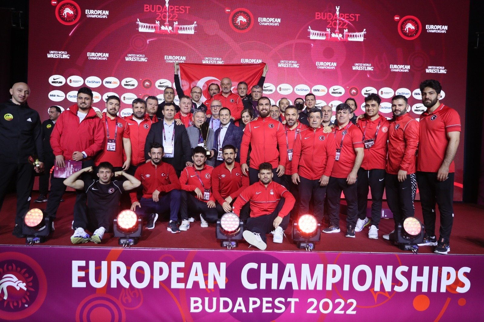 The Turkish team that competed in the European Championships pose for a photo, in Budapest, Hungary, March 31, 2022. (AA Photo)