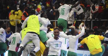 Senegal players celebrate securing their Qatar 2022 World Cup berth over Egypt, Dakar, Senegal, March 29, 2022. (EPA Photo)
