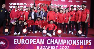 The Turkish team that competed in the European Championships pose for a photo, in Budapest, Hungary, March 31, 2022. (AA Photo)