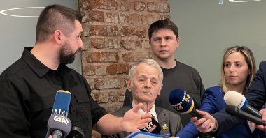 Members of the Ukrainian delegation, David Arakhamia, head of the Servant of the People faction, Mykhailo Podolyak, a political adviser to President Volodymyr Zelenskyy, and Crimean Tatar leader Mustafa Dzhemilev talk to media after their meeting with Russian negotiators in Istanbul, Turkey, March 29, 2022. (Reuters File Photo)
