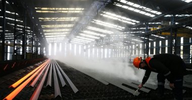 A worker at a steel and iron factory in western Turkey's İzmir, Dec. 11, 2019. (AA Photo)