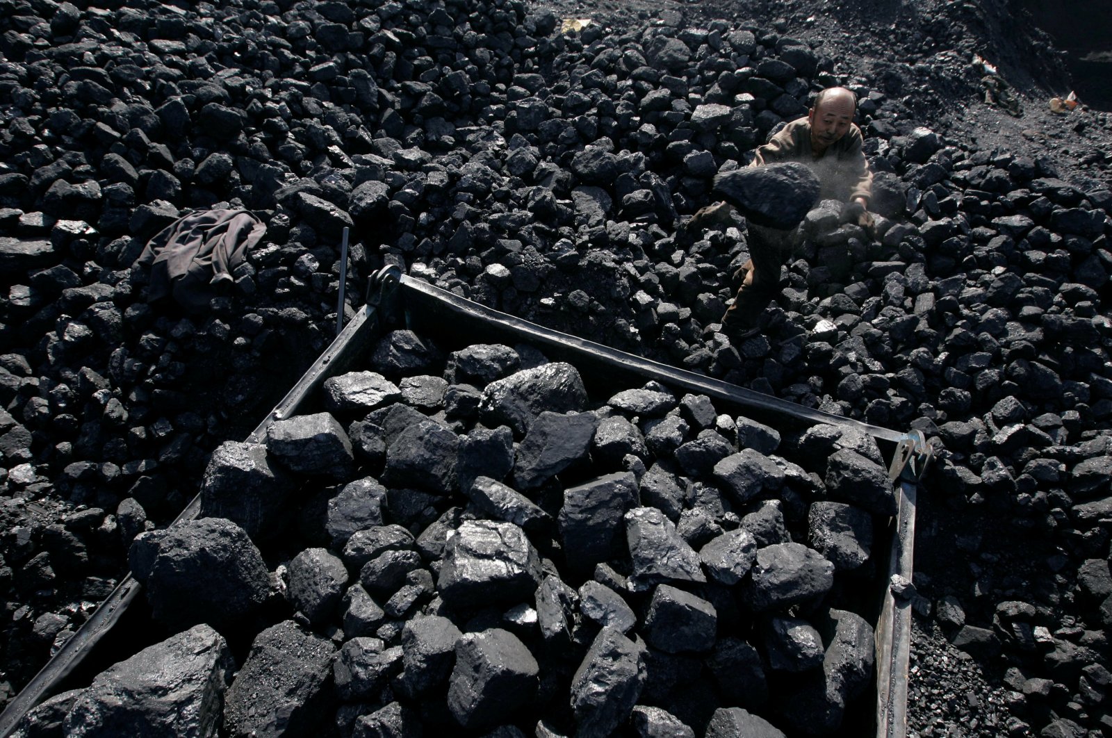 Sedikitnya 8 tewas, 20 terluka dalam ledakan di tambang batu bara di Serbia
