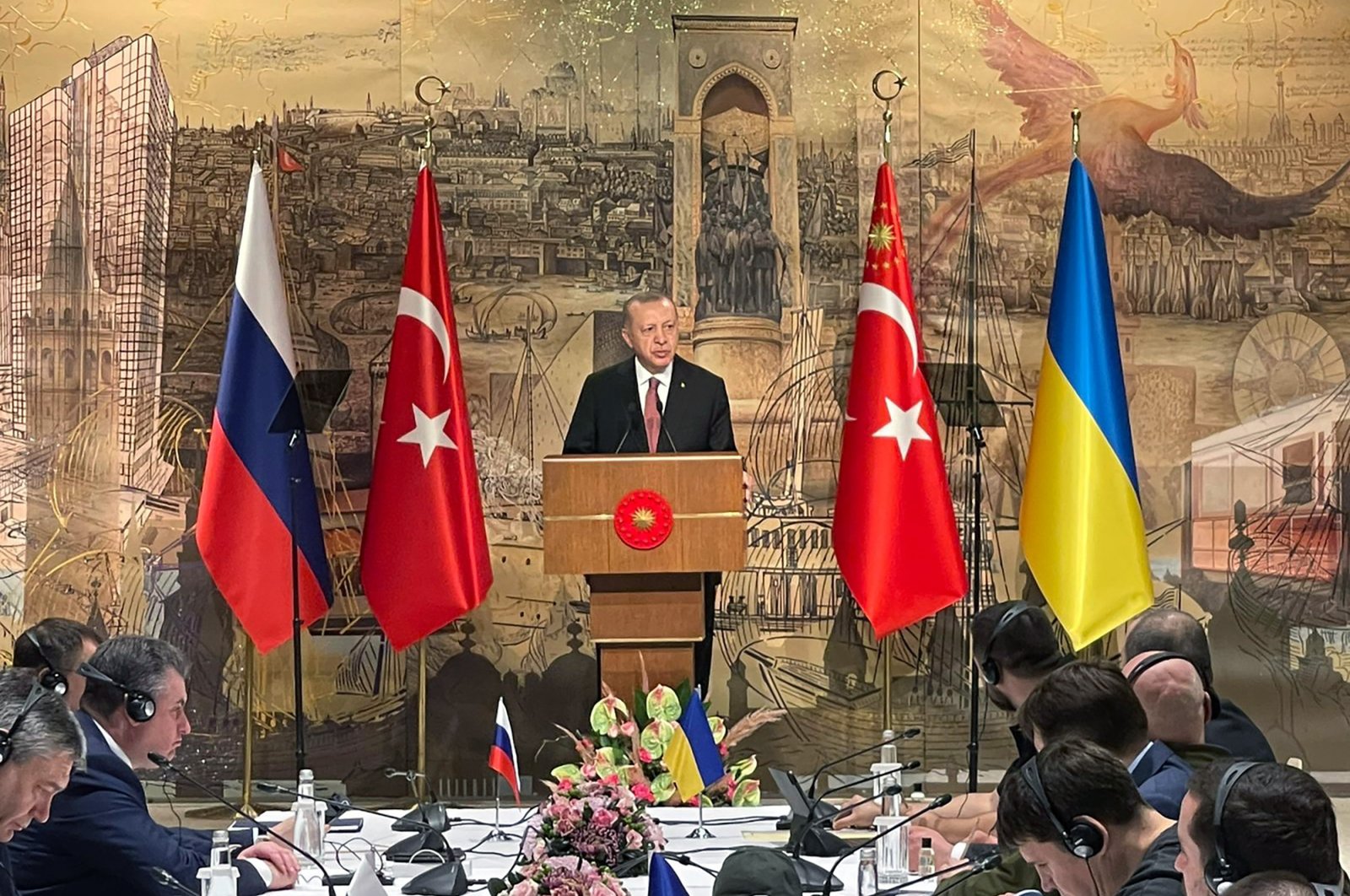 President Recep Tayyip Erdoğan gives a speech to welcome the Russian and Ukrainian delegations ahead of their talks, Istanbul, Turkey, March 29, 2022. (AP Photo)