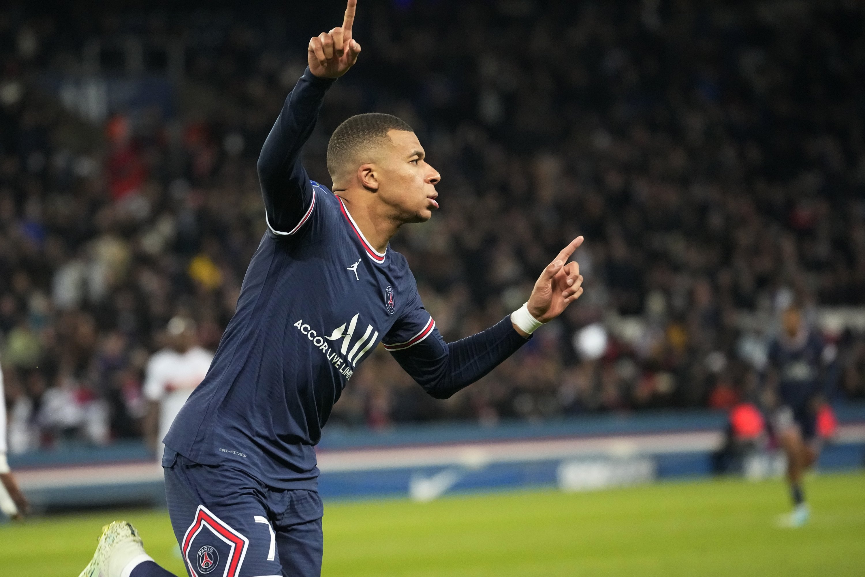 The Magic Of Kylian Mbappe Helps Paris Saint Germain Deceive The Humble Lorient Haber Tusba