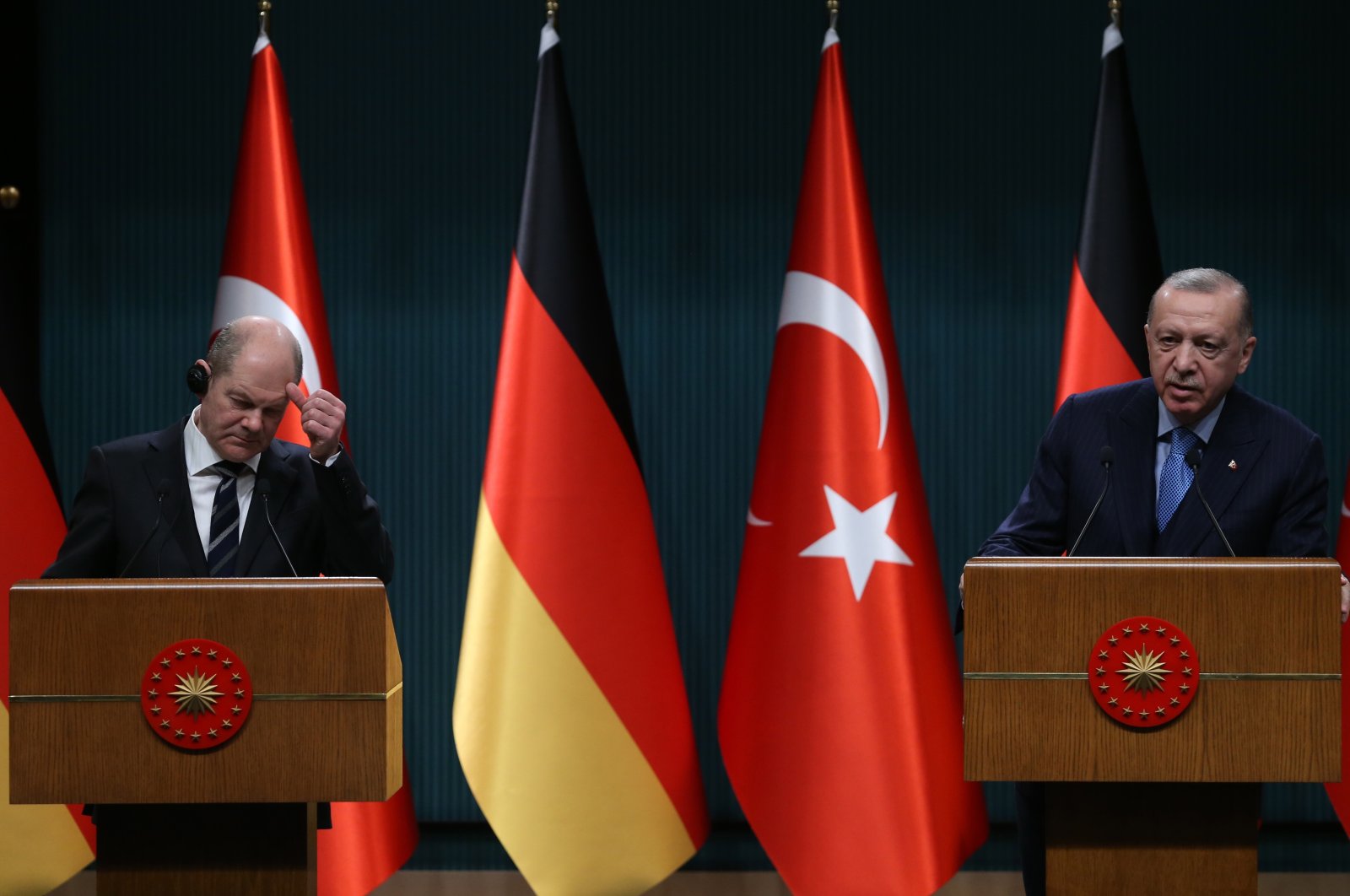 President Recep Tayyip Erdoğan (R) and German Chancellor Olaf Scholz (L) attend a press conference after their meeting at the Presidential Palace in Ankara, Turkey, 14 March 2022.  EPA/STR