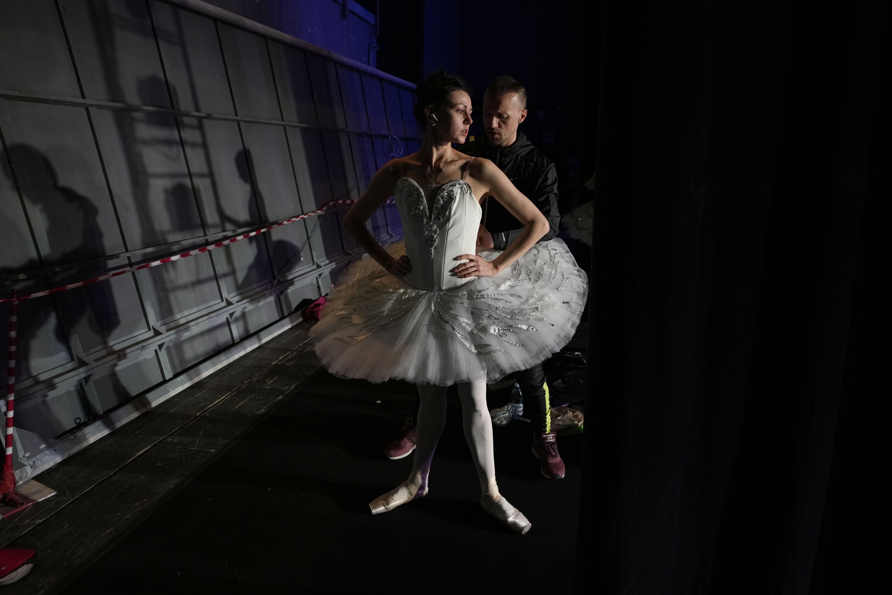 Ukrainian Russian Ballerinas Dance Together In Benefit Performance
