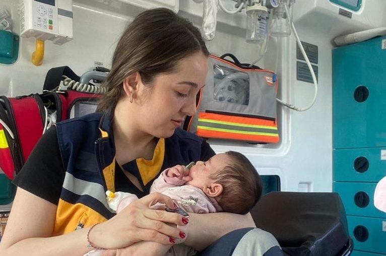 Bayi terlantar yang dirawat oleh penyelamat meninggal, ibu ditahan di Istanbul