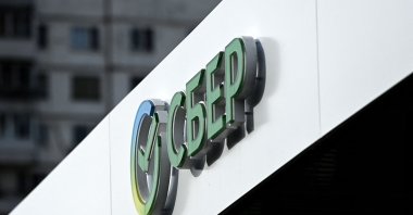 The logo of Russia's state-owned bank Sberbank on one of its offices in Moscow, Russia, April 1, 2022. (AFP Photo)