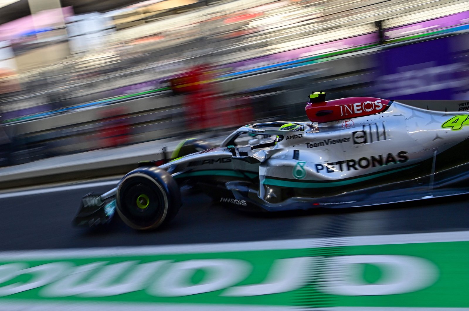 Mercedes Berjuang, Hamilton Hadapi Tes Berat di F1 GP Australia