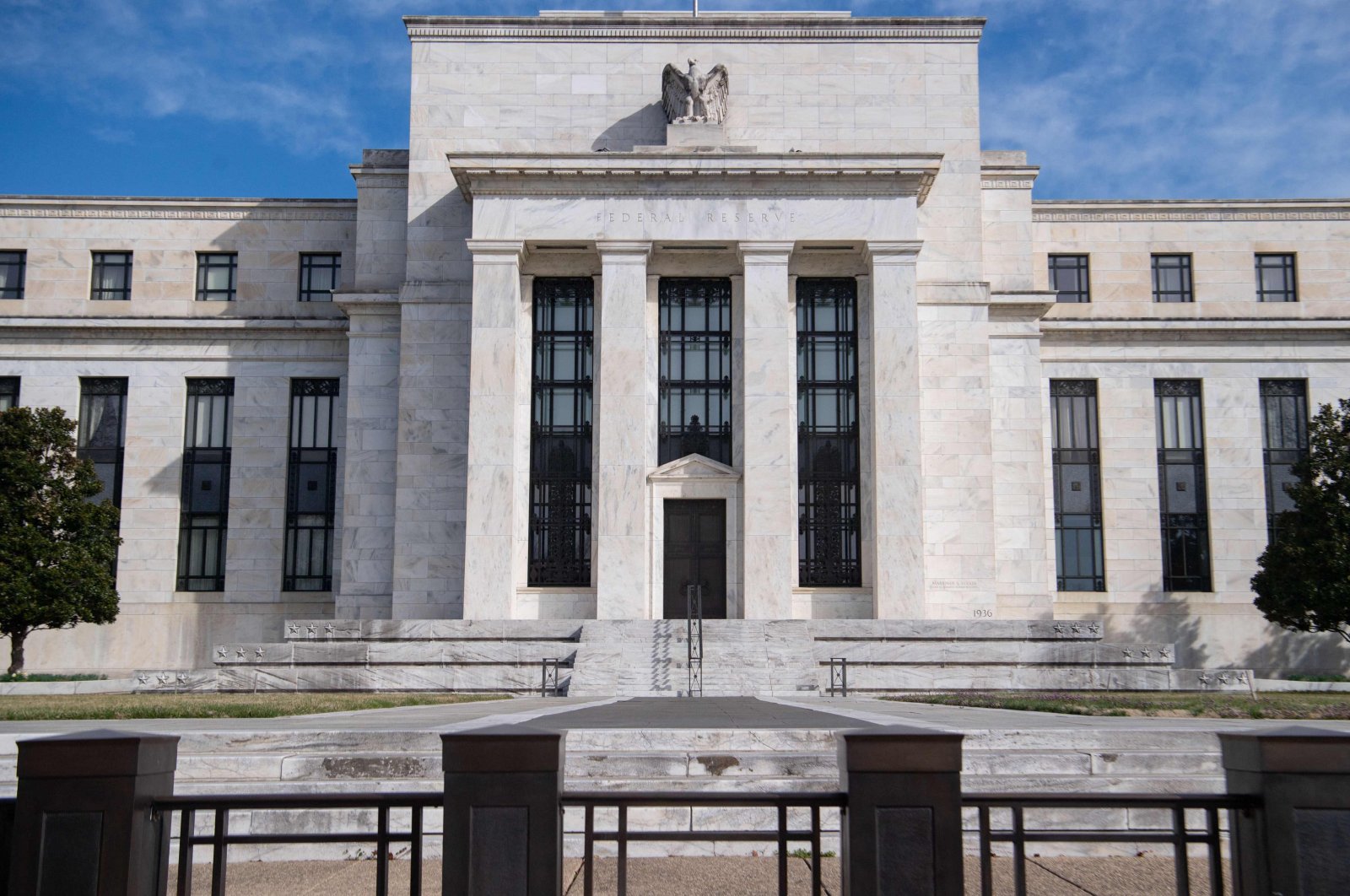 Fed mendukung kenaikan 1 atau lebih 50 basis poin di masa depan: Menit