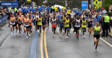 Athletes participate in the 2021 Boston Marathon, Boston, U.S., Oct 11, 2021. (Reuters Photo)