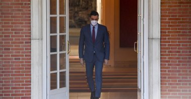 Spain's Prime Minister Pedro Sanchez arrives to welcome the newly elected president of the right-wing Popular Party (PP) before a meeting at La Moncloa palace in Madrid, Spain, April 7, 2022. (AFP Photo)