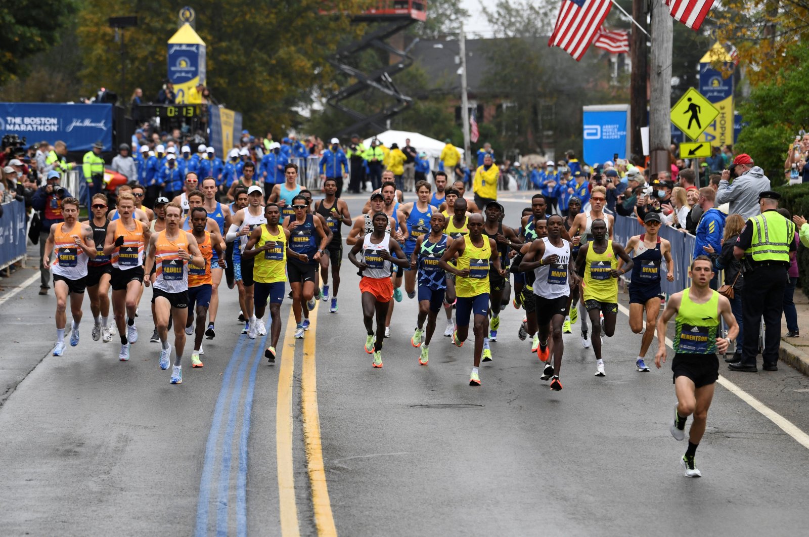 Athletes participate in the 2021 Boston Marathon, Boston, U.S., Oct 11, 2021. (Reuters Photo)