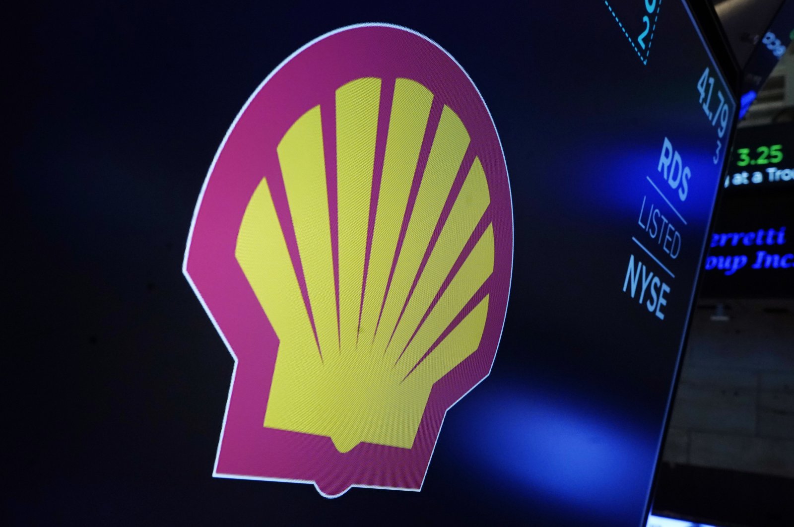 Shell memperingatkan penarikan Rusia akan menelan biaya hingga  miliar