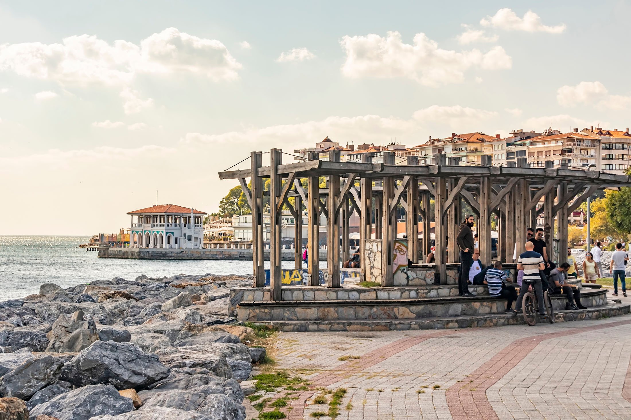 Pemandangan dari dermaga Moda bersejarah, Istanbul, Turki, 22 Juni 2019. (Foto Shutterstock)
