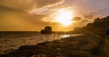The sea and beautiful sky as the sun sets in Moda, Istanbul, Turkey. (Shutterstock Photo)