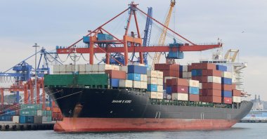 A container ship is pictured at Haydarpaşa Port in Istanbul, Turkey, Dec. 13, 2019. (Reuters Photo)
