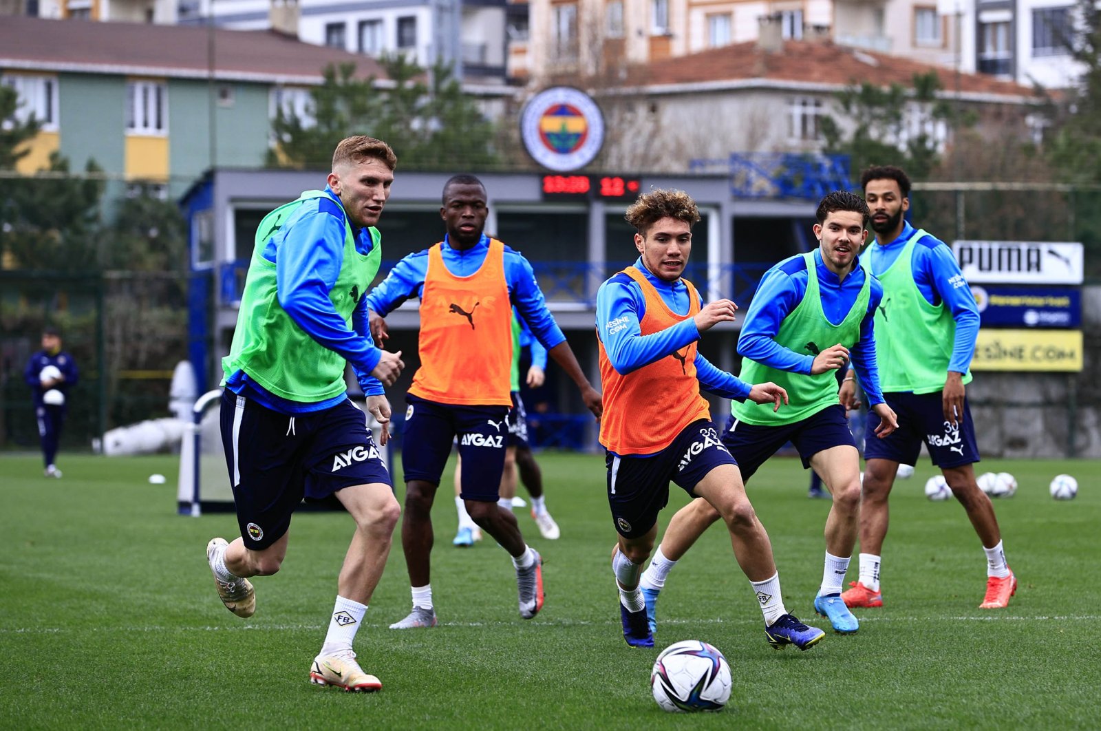 Fenerbahçe players are seen during a training session, in Istanbul, Turkey, April 5, 2022. (DHA Photo)