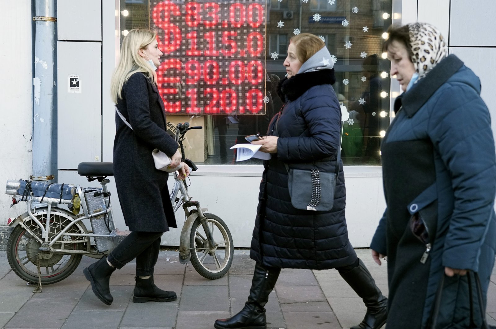 Rubel Rusia tampaknya mendapatkan kembali nilainya meskipun ada sanksi Barat