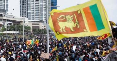 Protestors shout slogans during a protest against Sri Lanka's President Gotabaya Rajapaksa in front of the Presidential Secretariat, amid the country's economic crisis in Colombo, Sri Lanka, April 9, 2022. (Reuters Photo)