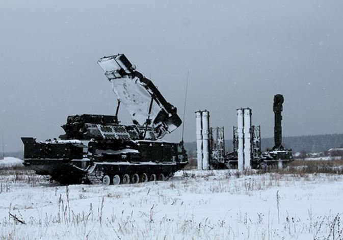 An S-300 missile defense system sent by Slovakia to Ukraine in this undated file photo. (DHA File Photo)