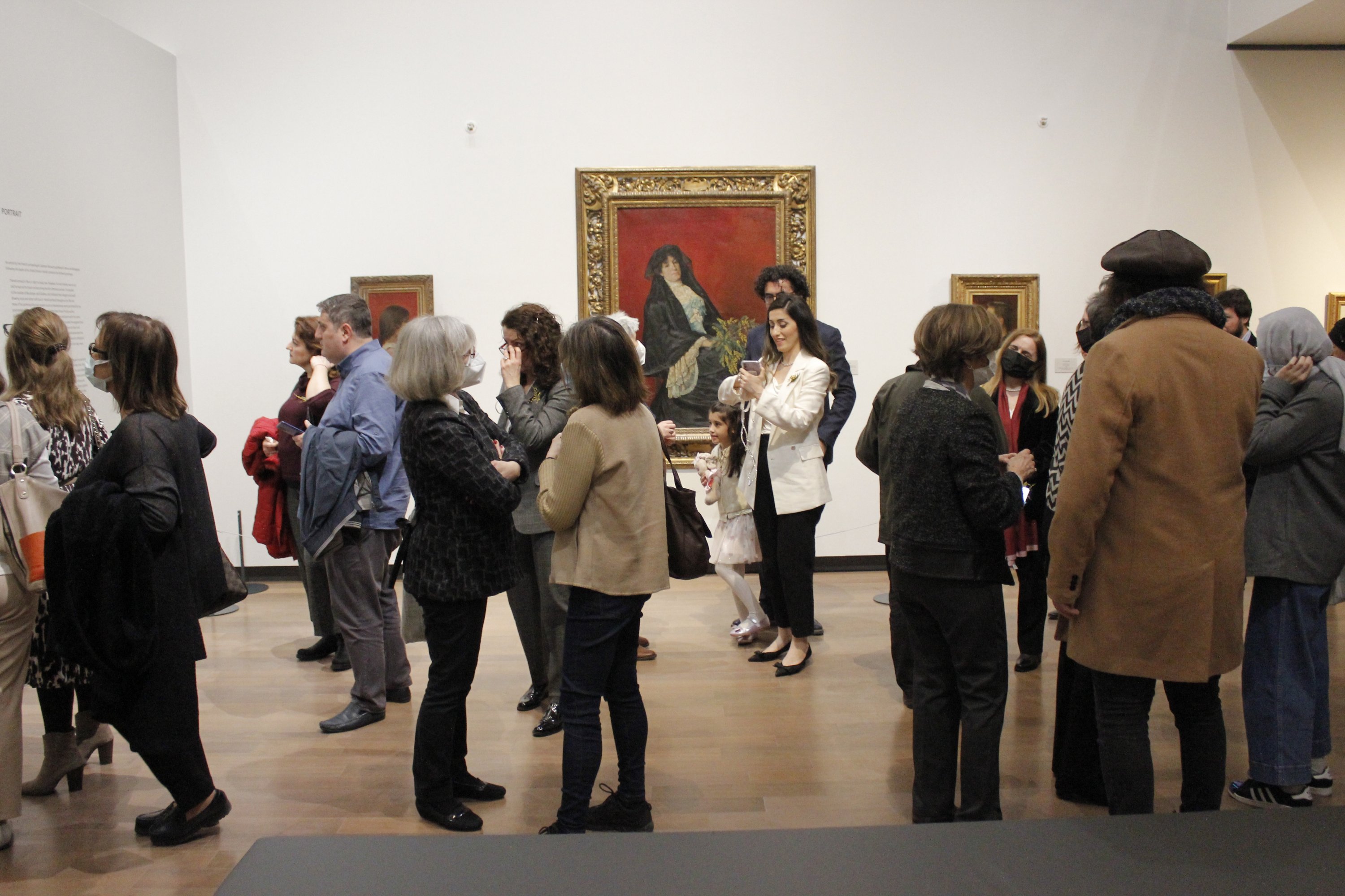 Visitors at the MSGSÜ exhibition at the Istanbul Museum of Painting and Sculpture. 