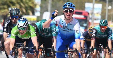 Kaden Groves celebrates winning the 2nd stage of the Tour of Türkiye, Alaçatı, Turkey, April 11, 2022. (DHA Photo)