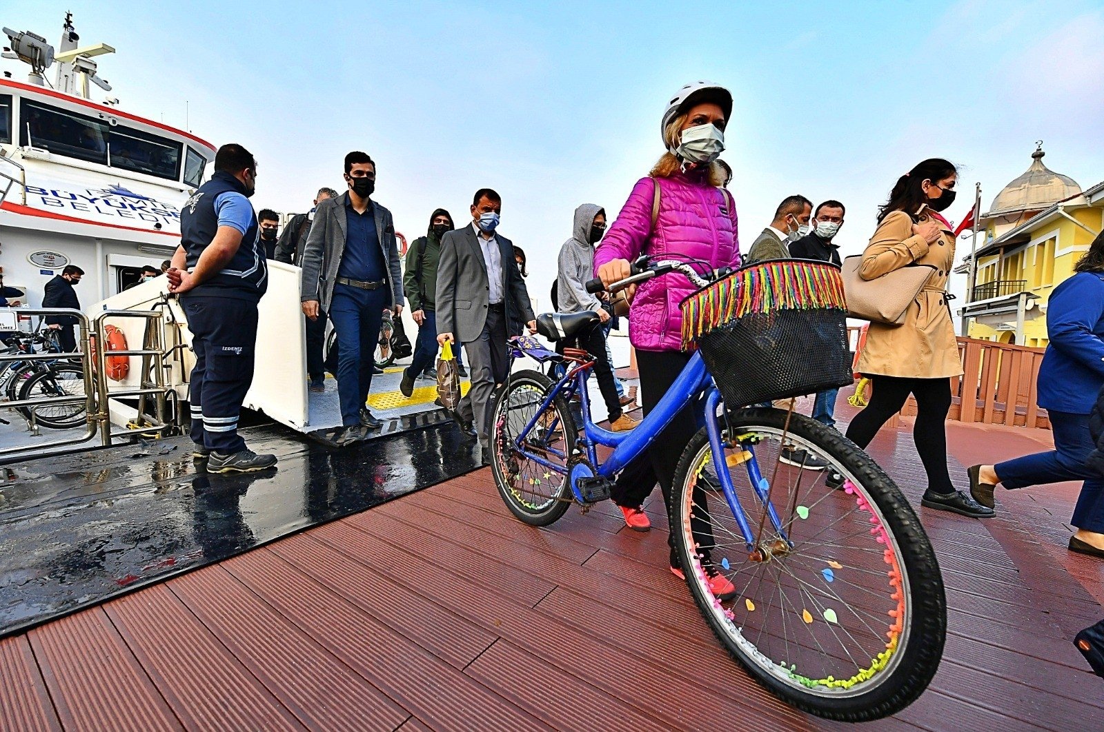 Izmir Turki melihat ledakan sepeda dengan lebih banyak sarana untuk dikendarai