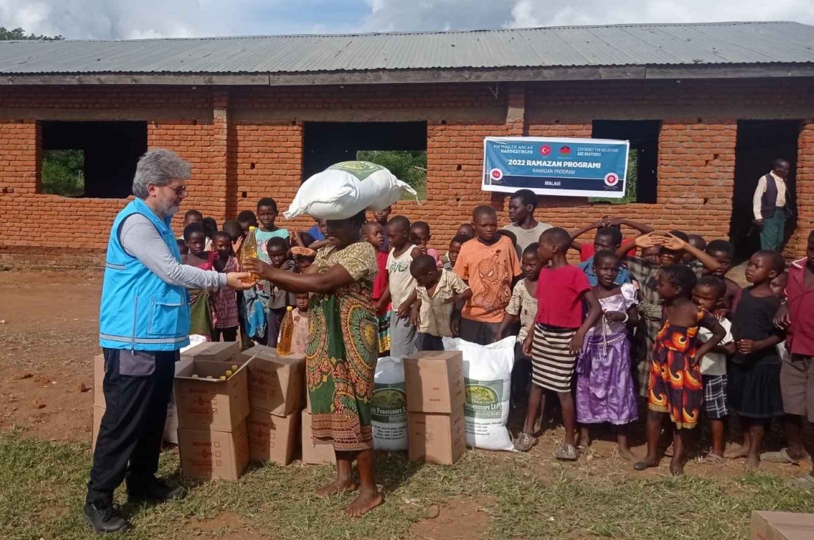 Badan amal Turki mendistribusikan bantuan Ramadhan di Malawi